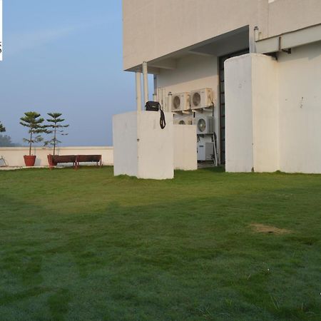 Hotel The Amaris Rishikesh Bagian luar foto
