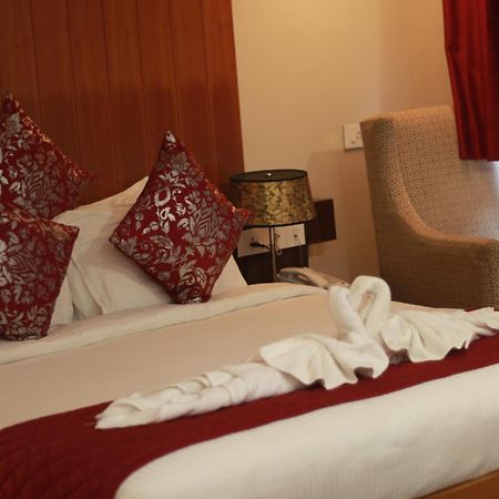 Hotel The Amaris Rishikesh Bagian luar foto