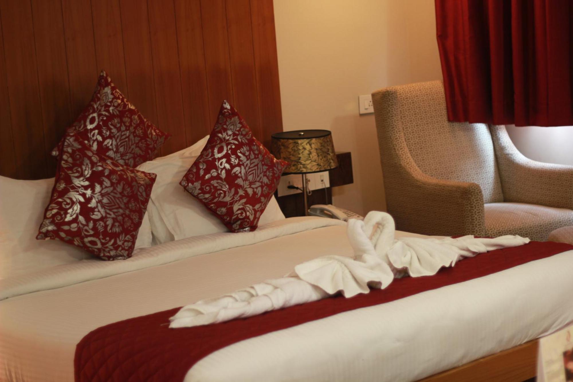 Hotel The Amaris Rishikesh Bagian luar foto
