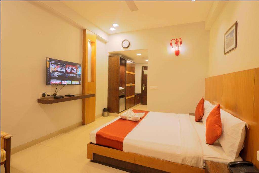 Hotel The Amaris Rishikesh Bagian luar foto