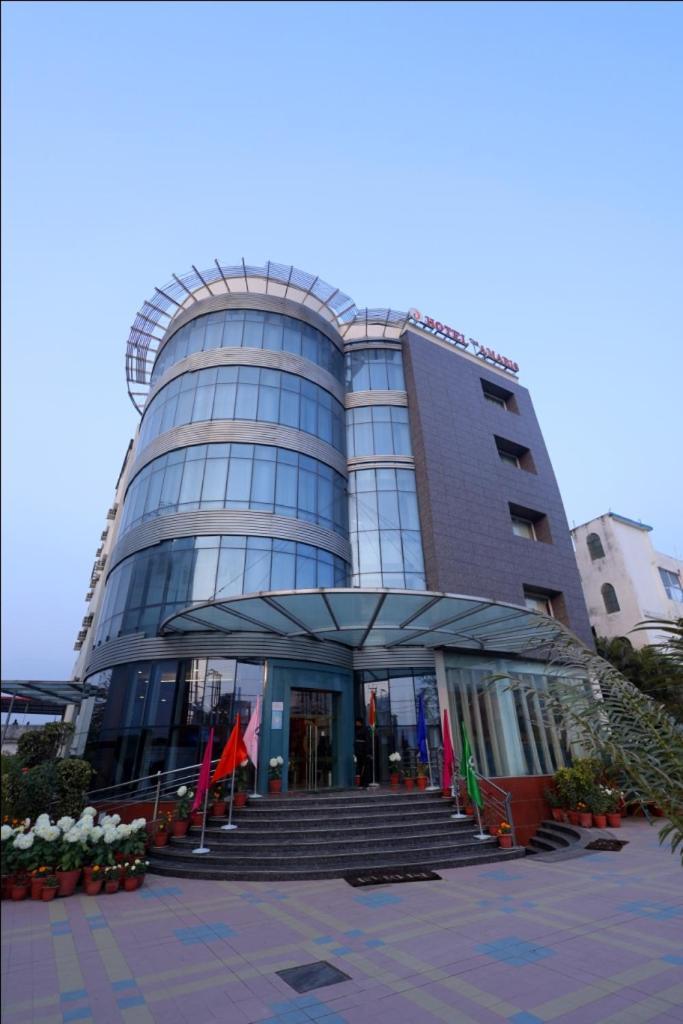 Hotel The Amaris Rishikesh Bagian luar foto