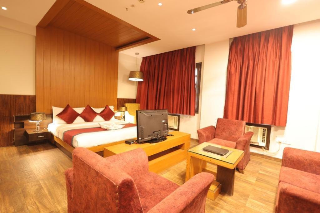 Hotel The Amaris Rishikesh Bagian luar foto