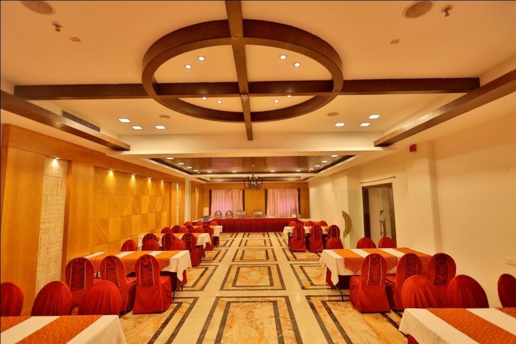 Hotel The Amaris Rishikesh Bagian luar foto