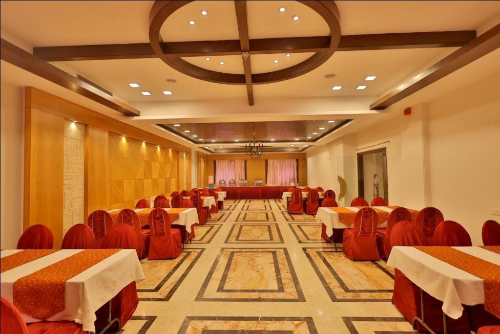 Hotel The Amaris Rishikesh Bagian luar foto