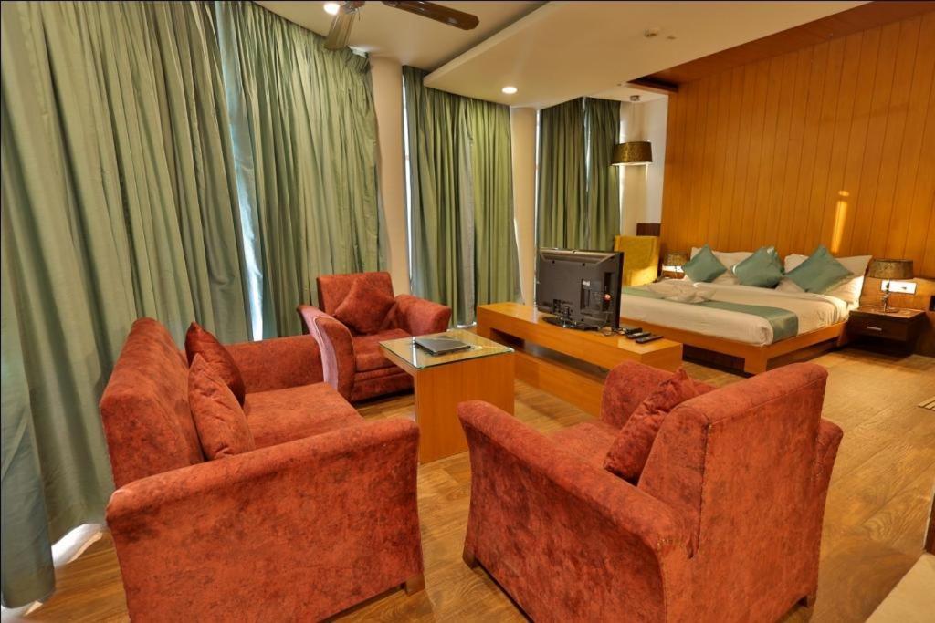 Hotel The Amaris Rishikesh Bagian luar foto