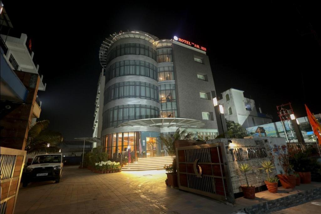 Hotel The Amaris Rishikesh Bagian luar foto