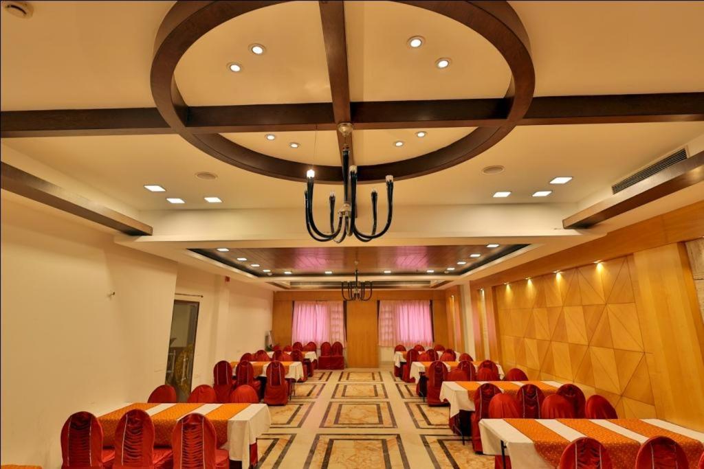Hotel The Amaris Rishikesh Bagian luar foto