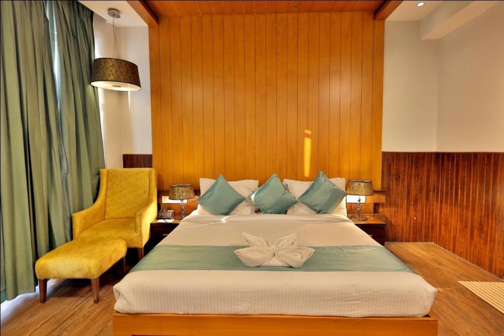 Hotel The Amaris Rishikesh Bagian luar foto
