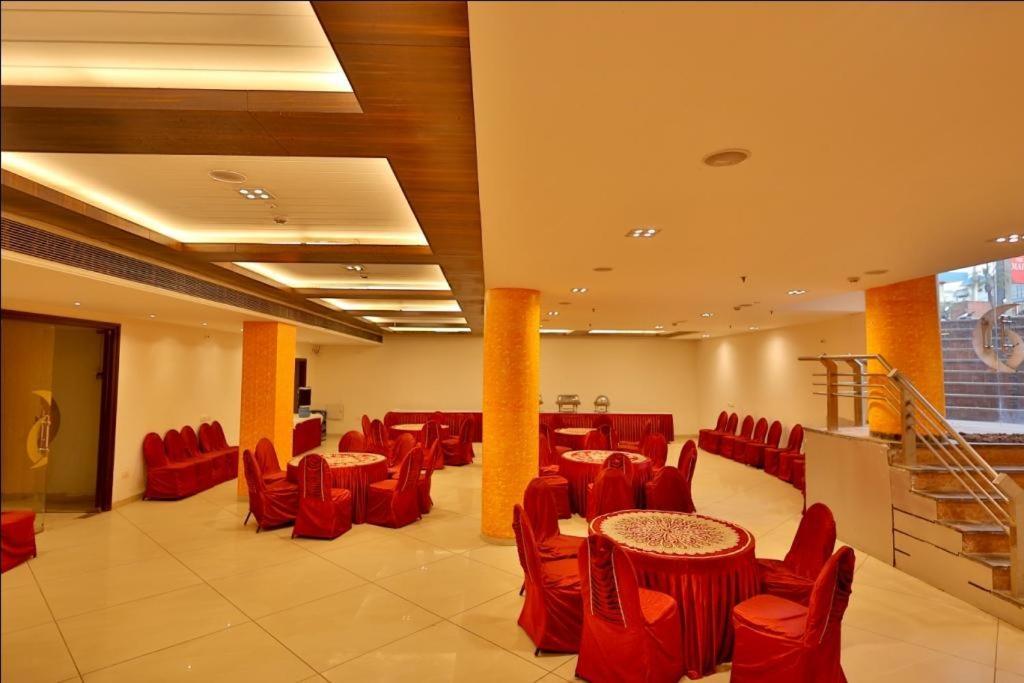 Hotel The Amaris Rishikesh Bagian luar foto
