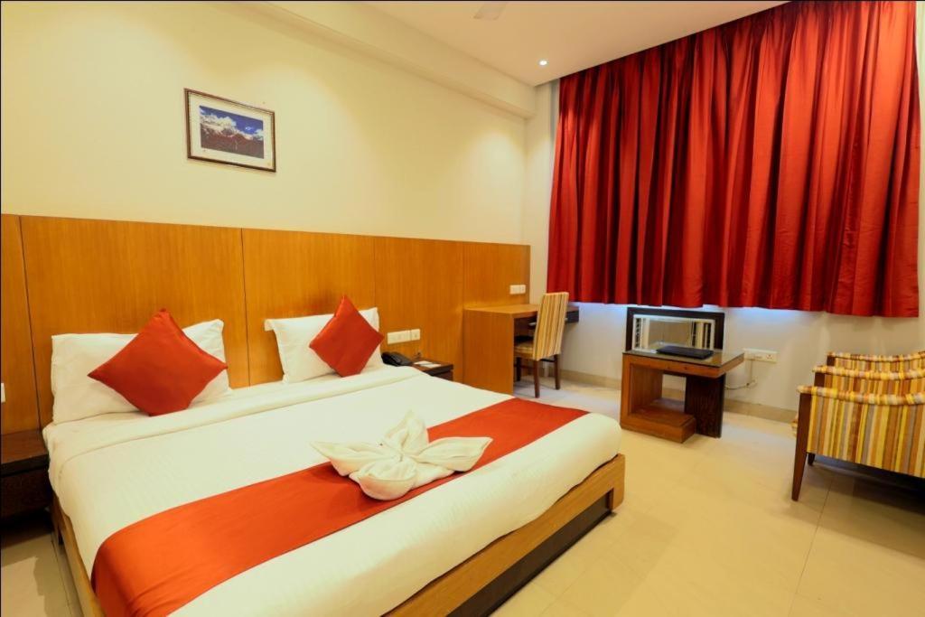 Hotel The Amaris Rishikesh Bagian luar foto