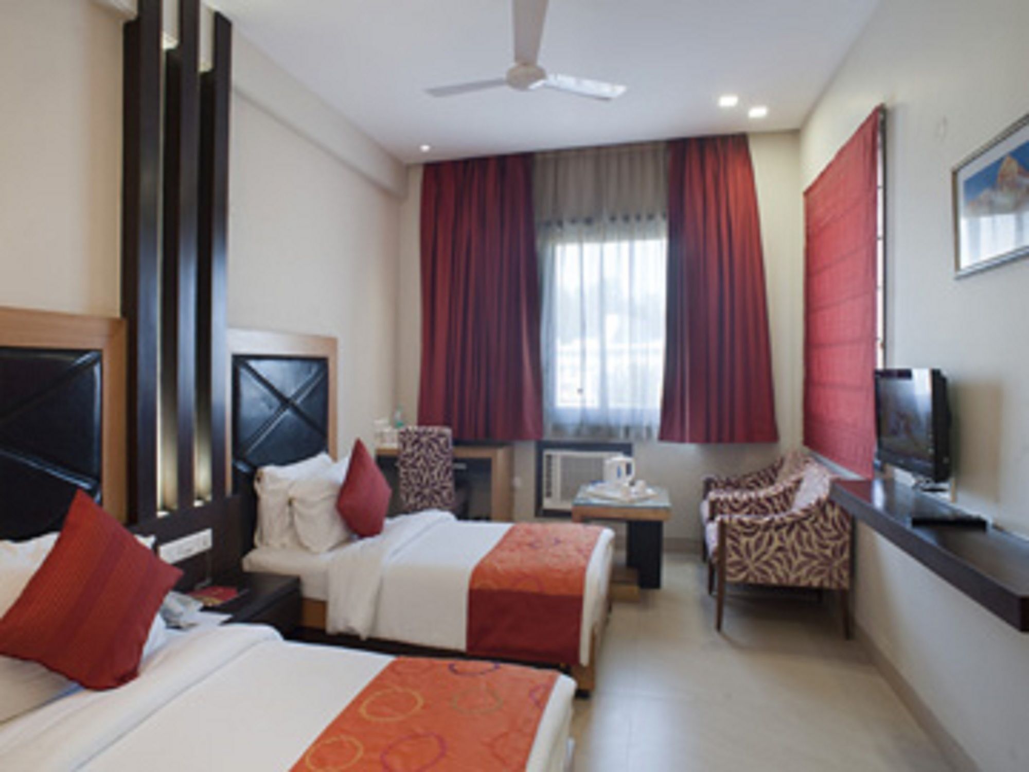 Hotel The Amaris Rishikesh Bagian luar foto
