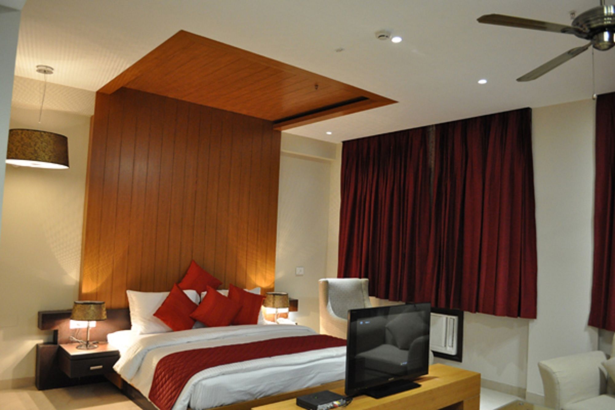 Hotel The Amaris Rishikesh Bagian luar foto